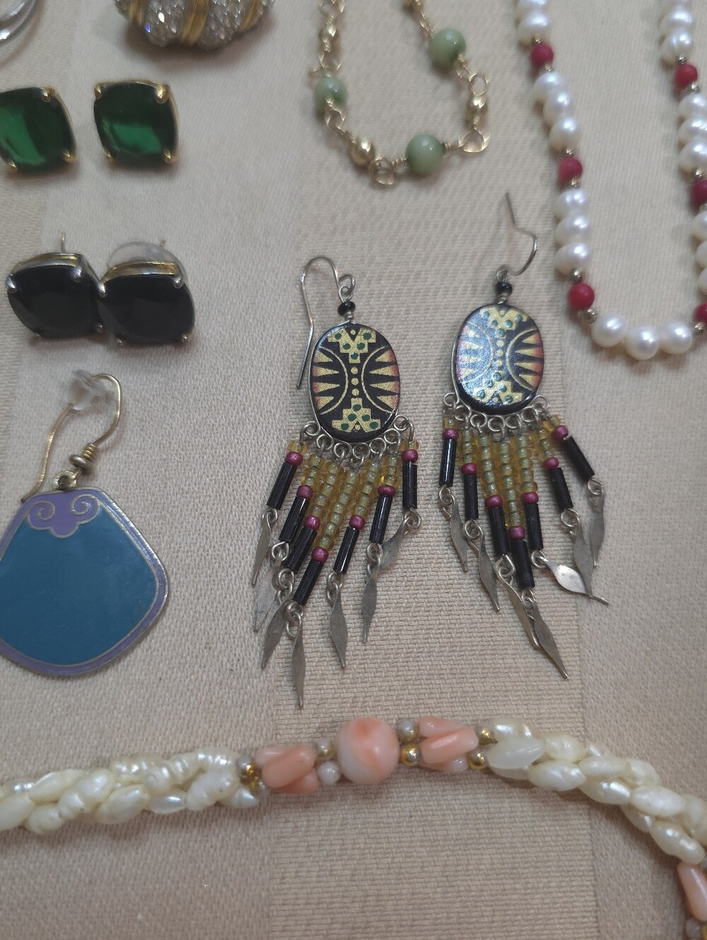 RESELLERS!! LOT OF RESELLABLE JEWELRY. SOME DESIGNER SOME 925 & GENIUNE PEARLS - Picture 8 of 14